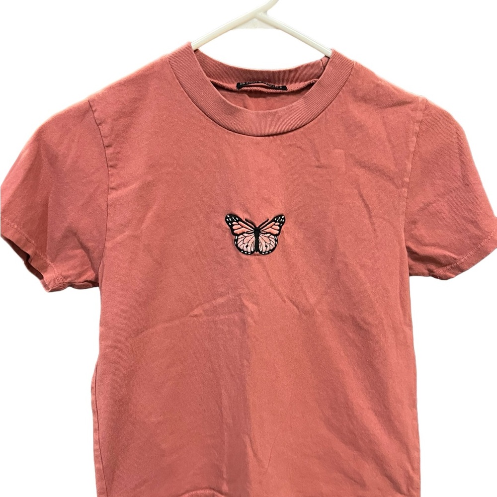 Brandy Melville appliquéd tshirt blush color